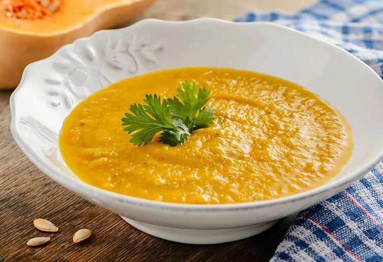 Pumpkin soup with pore is a healthy and easy first course for gout. 