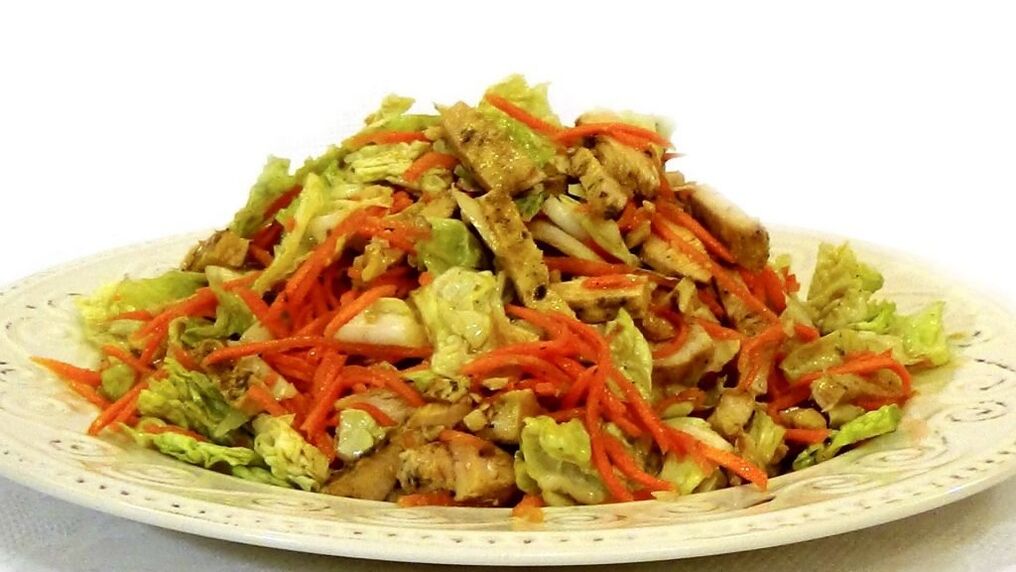 In the last stage of stabilizing the Dukan diet, you can indulge in chicken salad